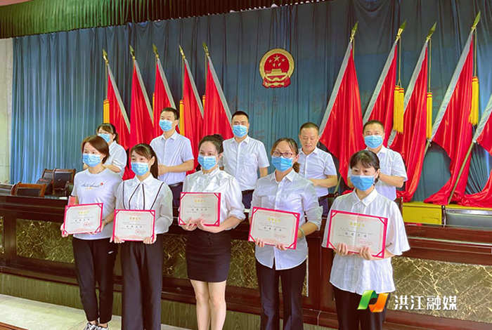 安江镇2021年稻都名师表彰大会召开